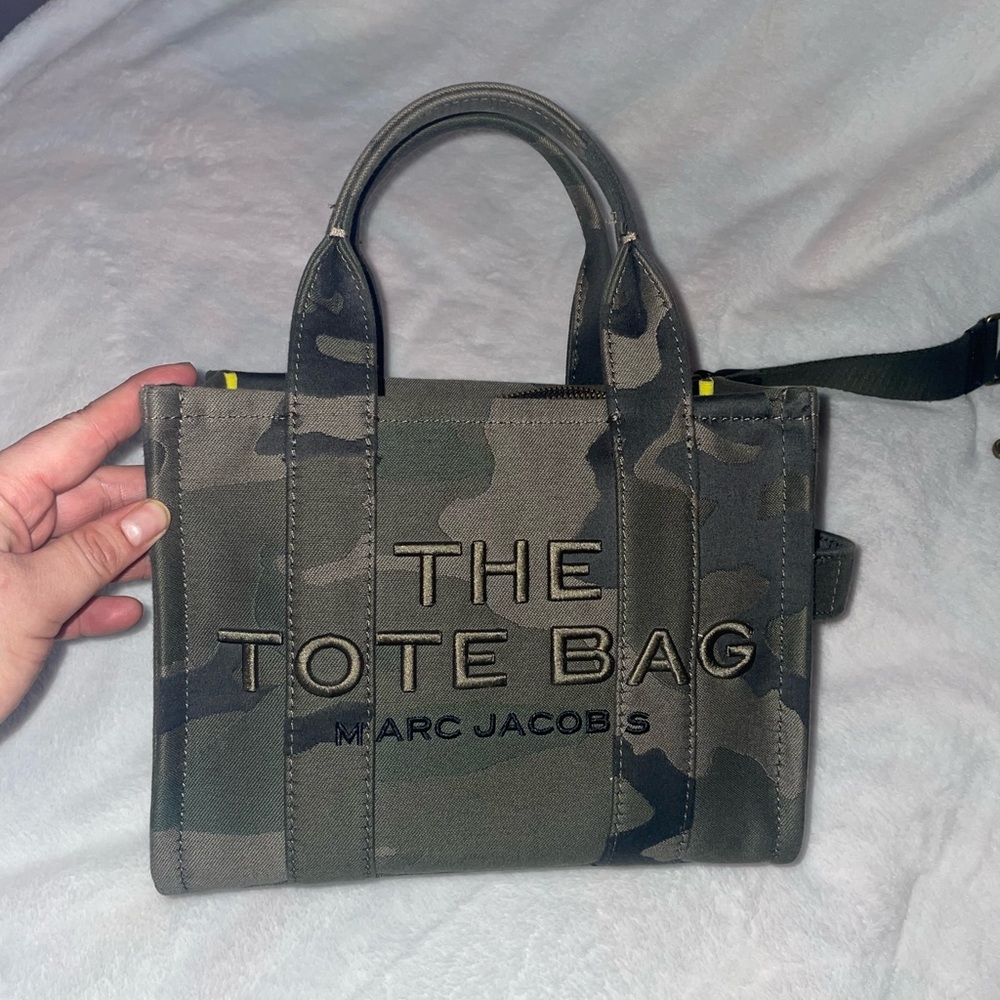 Marc Jacobs Green Camo Tote Bag - Picture 5 of 7